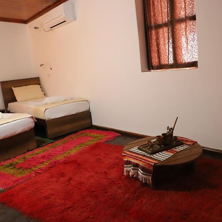 Edward Lear Hotel Berat Exterior photo