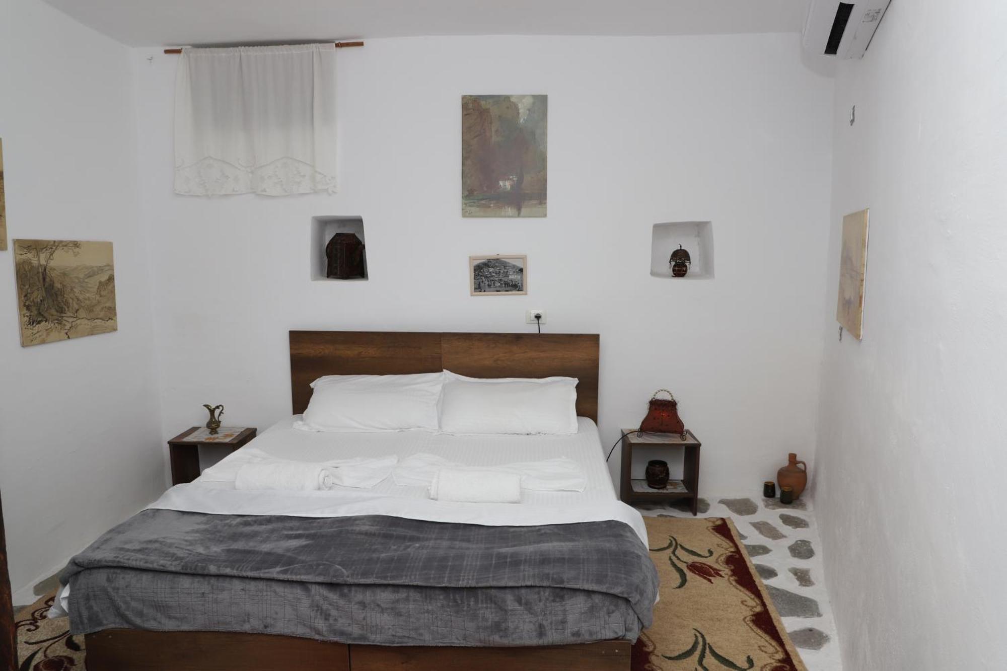 Edward Lear Hotel Berat Exterior photo