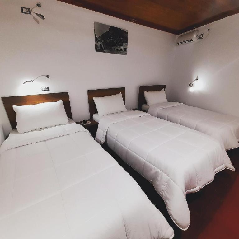 Edward Lear Hotel Berat Exterior photo